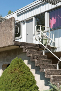 Villa, détails de la terrasse, des garde-corps et de l'entrée de la maison © Région Bourgogne-Franche-Comté, Inventaire du patrimoine