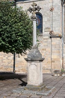 Croix de Mission datée de 1851, à l'emplacement de l'ancien cimetière autour de l'église. © Région Bourgogne-Franche-Comté, Inventaire du patrimoine
