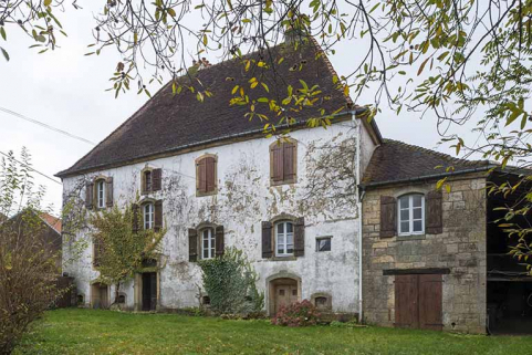 Vue de la demeure depuis le jardin de la propriété. © Région Bourgogne-Franche-Comté, Inventaire du patrimoine