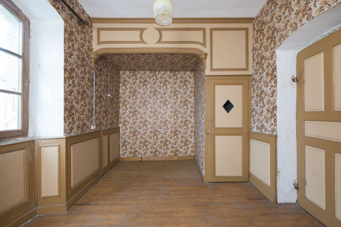 Chambre au premier étage, avec alcôve et ancien cabinet de toilette © Région Bourgogne-Franche-Comté, Inventaire du patrimoine