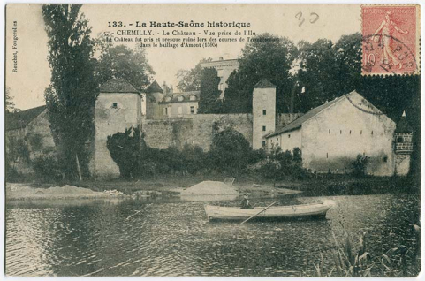 Vue d'ensemble du château, prise depuis l'île © Région Bourgogne-Franche-Comté, Inventaire du patrimoine Vue d'ensemble du château, prise depuis l'île © Région Bourgogne-Franche-Comté, Inventaire du patrimoine