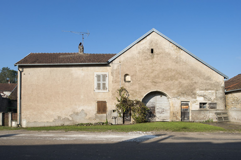 La ferme, "côté rue". © Région Bourgogne-Franche-Comté, Inventaire du patrimoine La ferme, "côté rue". © Région Bourgogne-Franche-Comté, Inventaire du patrimoine