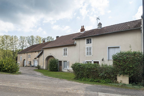 Vue depuis la Grande rue. © Région Bourgogne-Franche-Comté, Inventaire du patrimoine Vue depuis la Grande rue. © Région Bourgogne-Franche-Comté, Inventaire du patrimoine