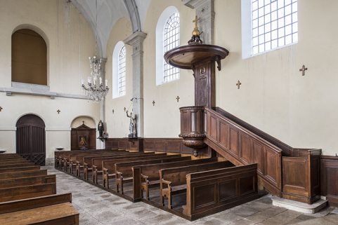La nef et la chaire. © Région Bourgogne-Franche-Comté, Inventaire du patrimoine La nef et la chaire. © Région Bourgogne-Franche-Comté, Inventaire du patrimoine