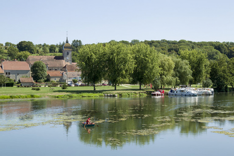 La Saône et le village de Soing. © Région Bourgogne-Franche-Comté, Inventaire du patrimoine La Saône et le village de Soing. © Région Bourgogne-Franche-Comté, Inventaire du patrimoine