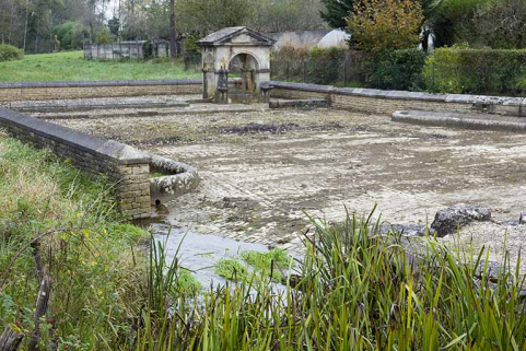 fontaine © Région Bourgogne-Franche-Comté, Inventaire du patrimoine fontaine © Région Bourgogne-Franche-Comté, Inventaire du patrimoine