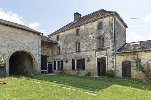 Vue de trois-quart de la maison 11, rue des Marronniers. © Région Bourgogne-Franche-Comté, Inventaire du patrimoine