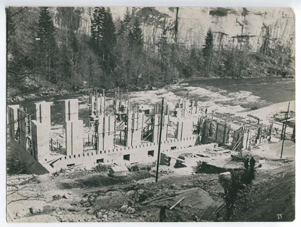 [Construction des murs de la centrale], [1908 ?]. © Région Bourgogne-Franche-Comté, Inventaire du patrimoine