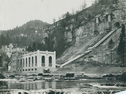 [Centrale en construction, vue de l'aval], [1908 ou 1909]. © Région Bourgogne-Franche-Comté, Inventaire du patrimoine