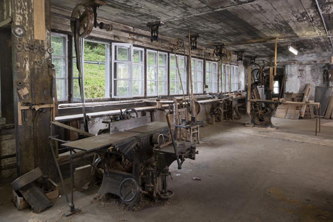 Usine : fenêtres de l'atelier de menuiserie, à l'est. © Région Bourgogne-Franche-Comté, Inventaire du patrimoine