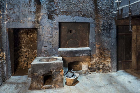 Grand tué : bûcher, four et porte du couloir. © Région Bourgogne-Franche-Comté, Inventaire du patrimoine Grand tué : bûcher, four et porte du couloir. © Région Bourgogne-Franche-Comté, Inventaire du patrimoine