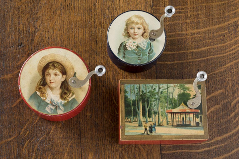 Ensemble de boîtes à musique L'Epée (collection Jean Lenôtre, Seloncourt). © Région Bourgogne-Franche-Comté, Inventaire du patrimoine