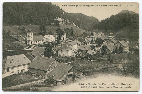 Les sites pittoresques de Franche-Comté. 856. Route de Pontarlier à Morteau. Les Gras (Doubs). - Vue générale, 1er quart 20e siècle [entre 1908 et 1917]. © Région Bourgogne-Franche-Comté, Inventaire du patrimoine