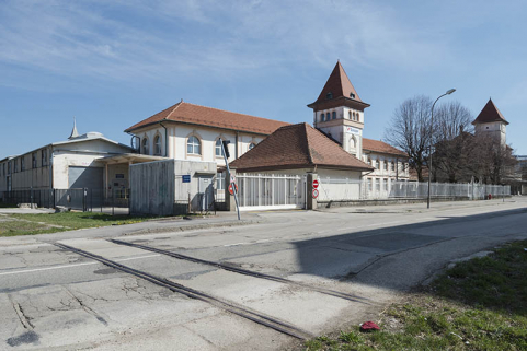 Vue d'ensemble depuis le sud-ouest. © Région Bourgogne-Franche-Comté, Inventaire du patrimoine Vue d'ensemble depuis le sud-ouest. © Région Bourgogne-Franche-Comté, Inventaire du patrimoine
