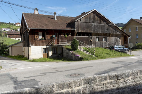 Façade antérieure, de trois quarts gauche. © Région Bourgogne-Franche-Comté, Inventaire du patrimoine Façade antérieure, de trois quarts gauche. © Région Bourgogne-Franche-Comté, Inventaire du patrimoine