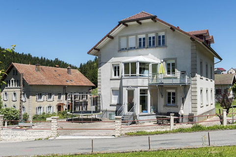 Façade antérieure, de trois quarts droite. © Région Bourgogne-Franche-Comté, Inventaire du patrimoine