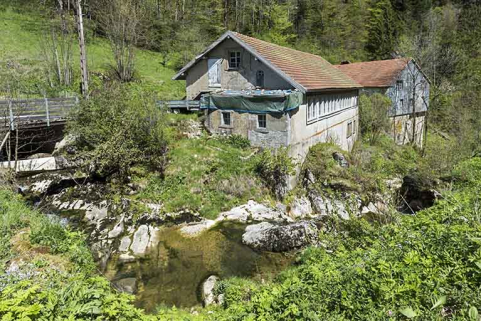 Usine et ancien moulin, depuis le sud. © Région Bourgogne-Franche-Comté, Inventaire du patrimoine