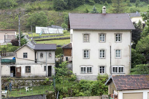 Maison (façade postérieure), atelier, garage et dépendance, depuis le nord. © Région Bourgogne-Franche-Comté, Inventaire du patrimoine
