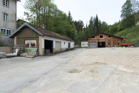 Usine : garage et vestige de l'atelier de fabrication. © Région Bourgogne-Franche-Comté, Inventaire du patrimoine