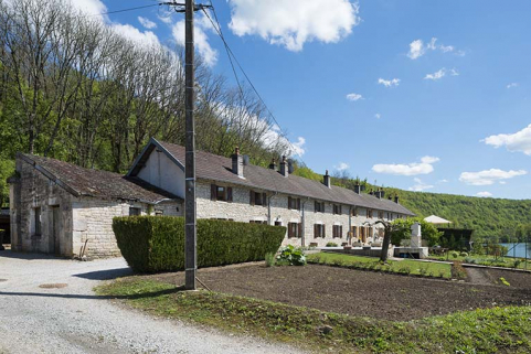 Logement ouvrier sud. Vue de trois quarts. © Région Bourgogne-Franche-Comté, Inventaire du patrimoine Logement ouvrier sud. Vue de trois quarts. © Région Bourgogne-Franche-Comté, Inventaire du patrimoine