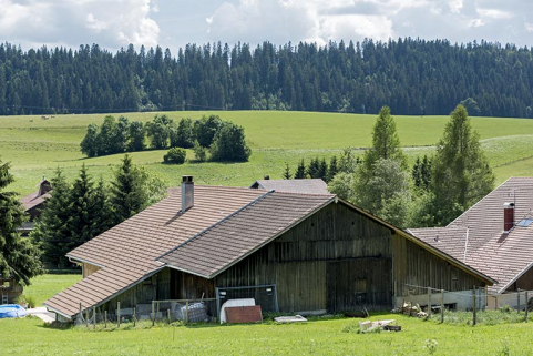 Façade postérieure, de trois quarts gauche. © Région Bourgogne-Franche-Comté, Inventaire du patrimoine Façade postérieure, de trois quarts gauche. © Région Bourgogne-Franche-Comté, Inventaire du patrimoine