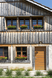 Façade antérieure : fenêtre multiple. © Région Bourgogne-Franche-Comté, Inventaire du patrimoine Façade antérieure : fenêtre multiple. © Région Bourgogne-Franche-Comté, Inventaire du patrimoine