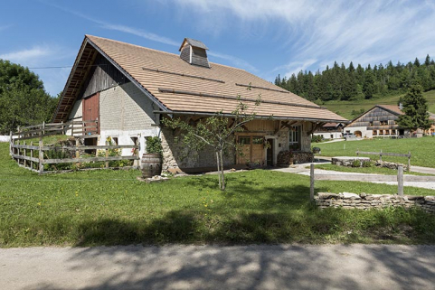 Façades antérieure et latérale gauche. © Région Bourgogne-Franche-Comté, Inventaire du patrimoine Façades antérieure et latérale gauche. © Région Bourgogne-Franche-Comté, Inventaire du patrimoine