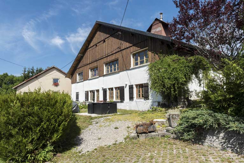 Façade antérieure, de trois quarts droite. © Région Bourgogne-Franche-Comté, Inventaire du patrimoine