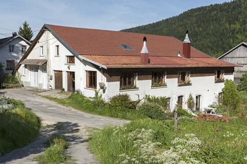 Elévations nord-ouest (pignon) et sud-ouest. © Région Bourgogne-Franche-Comté, Inventaire du patrimoine Elévations nord-ouest (pignon) et sud-ouest. © Région Bourgogne-Franche-Comté, Inventaire du patrimoine