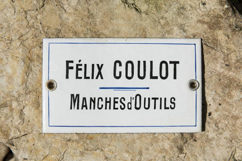 Plaque de Félix Coulot. © Région Bourgogne-Franche-Comté, Inventaire du patrimoine Plaque de Félix Coulot. © Région Bourgogne-Franche-Comté, Inventaire du patrimoine