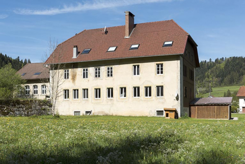 Chaudronnerie : façade postérieure, de trois quarts droite. © Région Bourgogne-Franche-Comté, Inventaire du patrimoine Chaudronnerie : façade postérieure, de trois quarts droite. © Région Bourgogne-Franche-Comté, Inventaire du patrimoine