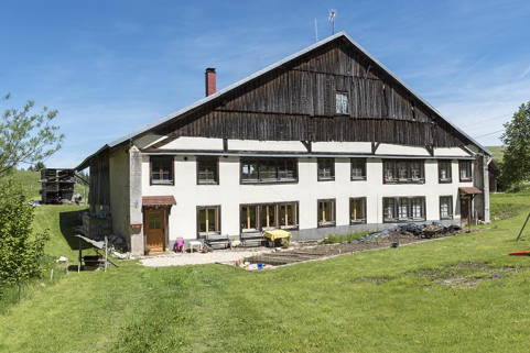 Les Seignes : ferme (1810) et atelier d'outillage de Claude François Garnache-Barthod dit le Sergent, d'Isidore puis de Clara et d'Edmond Garnache-Barthod, 60 les Seignes. © Région Bourgogne-Franche-Comté, Inventaire du patrimoine Les Seignes : ferme (1810) et atelier d'outillage de Claude François Garnache-Barthod dit le Sergent, d'Isidore puis de Clara et d'Edmond Garnache-Barthod, 60 les Seignes. © Région Bourgogne-Franche-Comté, Inventaire du patrimoine