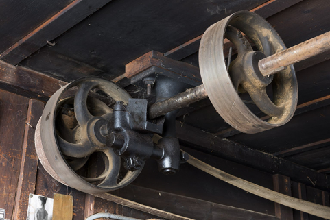 Atelier : transmission au plafond. © Région Bourgogne-Franche-Comté, Inventaire du patrimoine Atelier : transmission au plafond. © Région Bourgogne-Franche-Comté, Inventaire du patrimoine