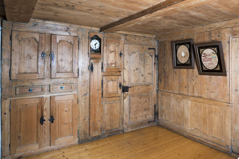Pièce appelée le "poêle" et ses boiseries. © Région Bourgogne-Franche-Comté, Inventaire du patrimoine