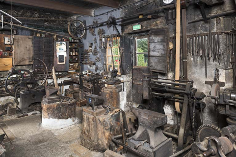 Forge : vue d'ensemble de l'intérieur, partie droite (le foyer est à gauche). © Région Bourgogne-Franche-Comté, Inventaire du patrimoine