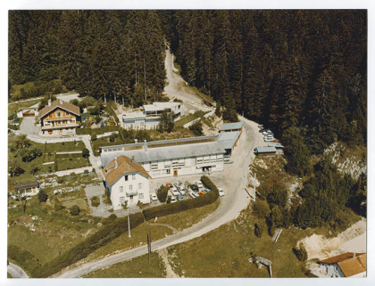 [Vue aérienne du site vers 1974-1975]. © Région Bourgogne-Franche-Comté, Inventaire du patrimoine