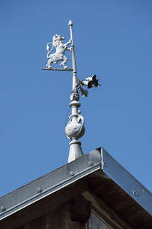 Façade latérale droite : épi de faîtage. © Région Bourgogne-Franche-Comté, Inventaire du patrimoine Façade latérale droite : épi de faîtage. © Région Bourgogne-Franche-Comté, Inventaire du patrimoine