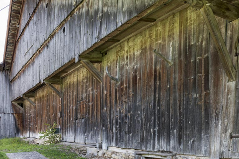 Façade ouest, vue en enfilade. © Région Bourgogne-Franche-Comté, Inventaire du patrimoine Façade ouest, vue en enfilade. © Région Bourgogne-Franche-Comté, Inventaire du patrimoine