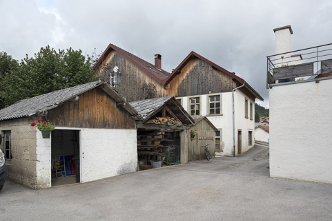 Tournerie de tabourets et ébénisterie (façade latérale gauche) et magasin à fer. © Région Bourgogne-Franche-Comté, Inventaire du patrimoine Tournerie de tabourets et ébénisterie (façade latérale gauche) et magasin à fer. © Région Bourgogne-Franche-Comté, Inventaire du patrimoine