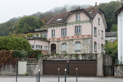 Vue d'ensemble depuis le nord-ouest. © Région Bourgogne-Franche-Comté, Inventaire du patrimoine Vue d'ensemble depuis le nord-ouest. © Région Bourgogne-Franche-Comté, Inventaire du patrimoine