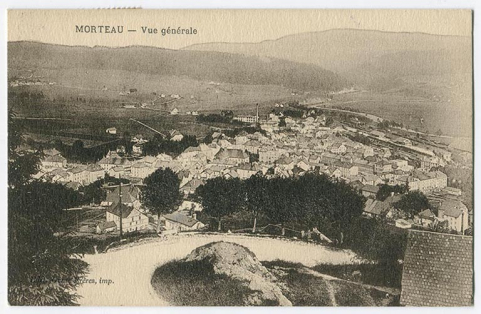 Morteau - Vue générale [depuis le nord-ouest], 1er quart 20e siècle. La Grande Fabrique est visible au centre. © Région Bourgogne-Franche-Comté, Inventaire du patrimoine