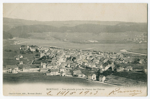 Morteau. - Vue générale prise du Champ des Chèvres [au nord-ouest], 1er quart 20e siècle [entre 1900 et 1903]. La maison est la dernière entièrement visible à droite au deuxième plan. © Région Bourgogne-Franche-Comté, Inventaire du patrimoine