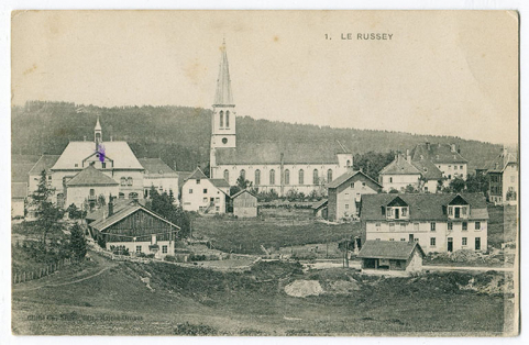1. Le Russey [le quartier de l'église vu de l'est], 1er quart 20e siècle [avant 1918]. © Région Bourgogne-Franche-Comté, Inventaire du patrimoine