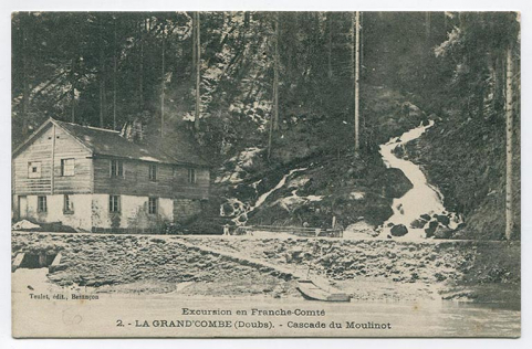 Excursion en Franche-Comté. 2. - La Grand'Combe (Doubs). - Cascade du Moulinot, fin 19e siècle ou début 20e siècle [avant 1908]. © Région Bourgogne-Franche-Comté, Inventaire du patrimoine