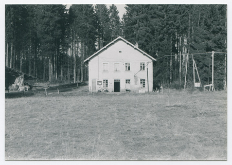Façade antérieure en 1976. © Région Bourgogne-Franche-Comté, Inventaire du patrimoine