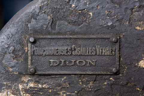 Plaque du constructeur (Vernet). © Région Bourgogne-Franche-Comté, Inventaire du patrimoine Plaque du constructeur (Vernet). © Région Bourgogne-Franche-Comté, Inventaire du patrimoine