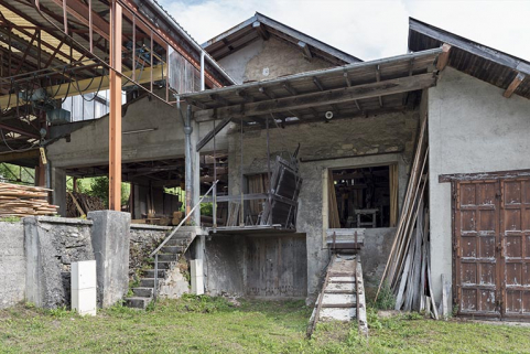 Atelier de fabrication : façade antérieure. La porte centrale à l'étage de soubassement donne sur le "sciurier". © Région Bourgogne-Franche-Comté, Inventaire du patrimoine Atelier de fabrication : façade antérieure. La porte centrale à l'étage de soubassement donne sur le "sciurier". © Région Bourgogne-Franche-Comté, Inventaire du patrimoine
