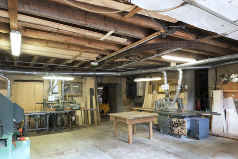 Atelier de fabrication : vue intérieure au rez-de-chaussée. © Région Bourgogne-Franche-Comté, Inventaire du patrimoine Atelier de fabrication : vue intérieure au rez-de-chaussée. © Région Bourgogne-Franche-Comté, Inventaire du patrimoine