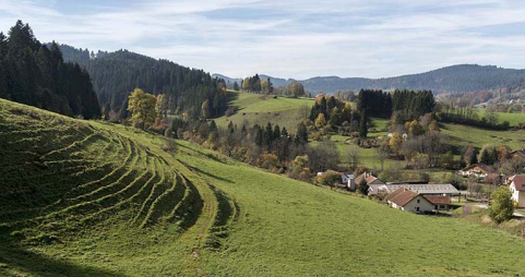 Vue d'ensemble plongeante sur le site, depuis le nord-est. © Région Bourgogne-Franche-Comté, Inventaire du patrimoine Vue d'ensemble plongeante sur le site, depuis le nord-est. © Région Bourgogne-Franche-Comté, Inventaire du patrimoine