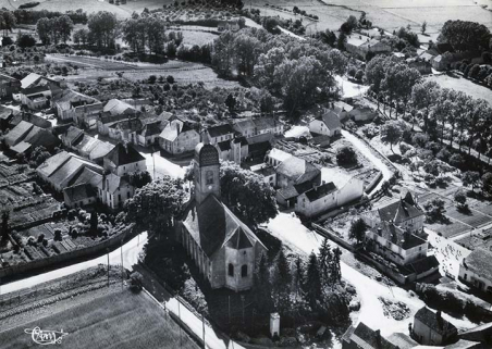 Vue aérienne de Gevigney, carte postale. © Commune de Gevigney-et-Mercey Vue aérienne de Gevigney, carte postale. © Commune de Gevigney-et-Mercey